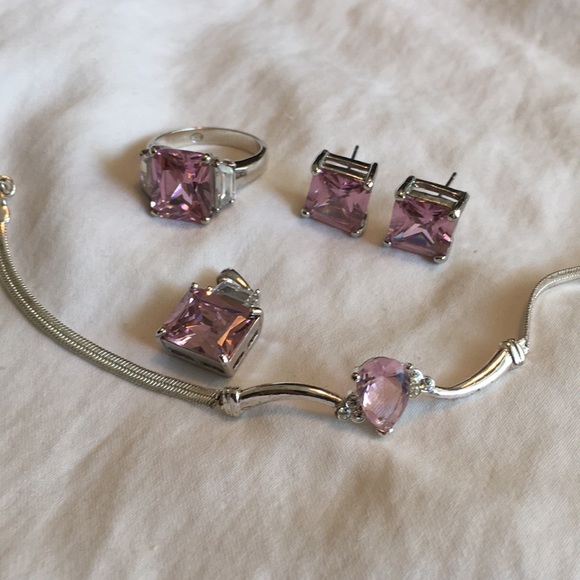 **3 for $20** Crystal Bracelet & Earrings Set. - Picture 4 of 4